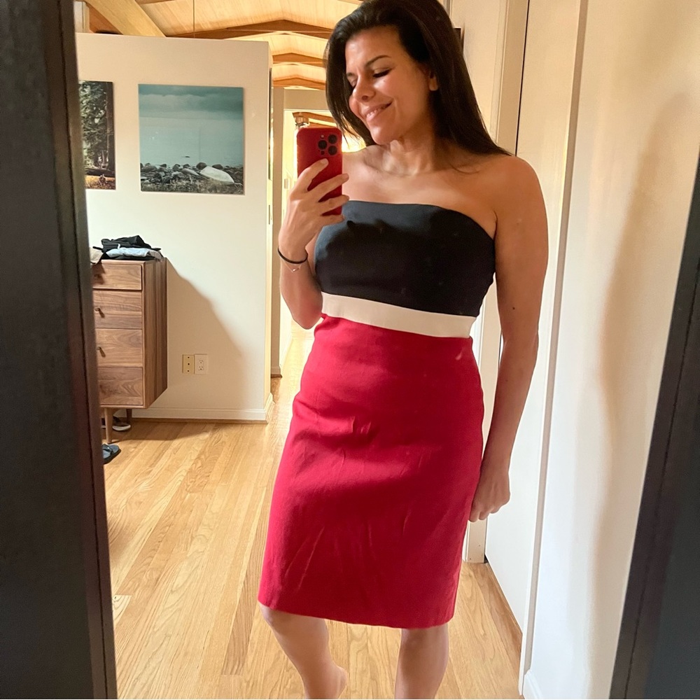 🔥 NWOT DKNY color block strapless dress in black-white-red. Size 10.